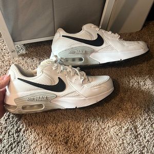 Black and white nike air max 8.5 only worn a few times.